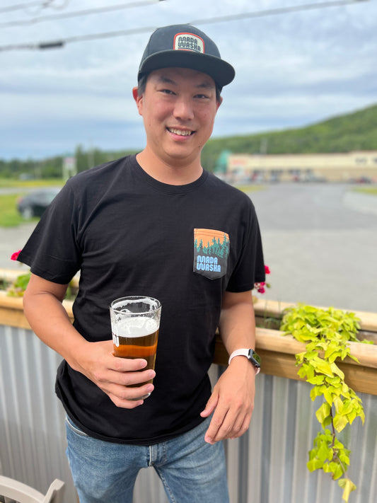 T-shirt noir avec poche